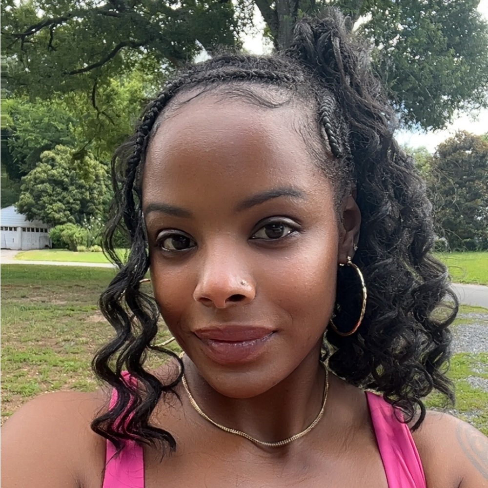 Meet your Posher, Shanae